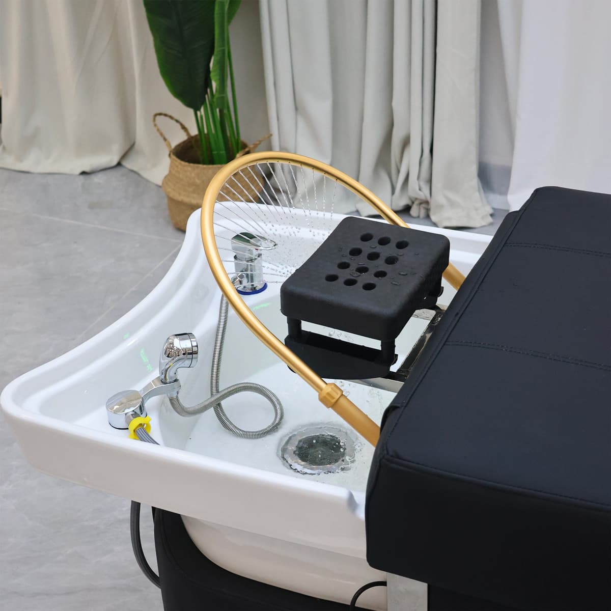 Table Head / Hair Spa Sabaï