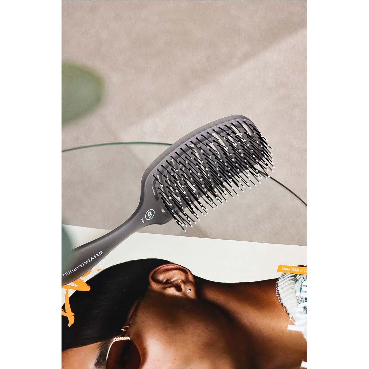 Essential Care Flex Grey Brush for Medium Hair