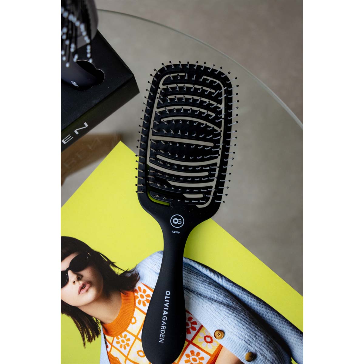 Brosse Essential Care Flex Matt Black pour cheveux épais