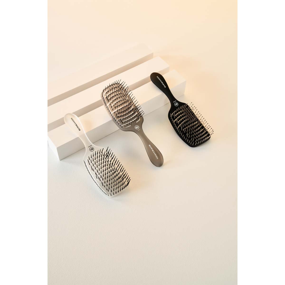 Essential Care Flex White Brush for Fine Hair