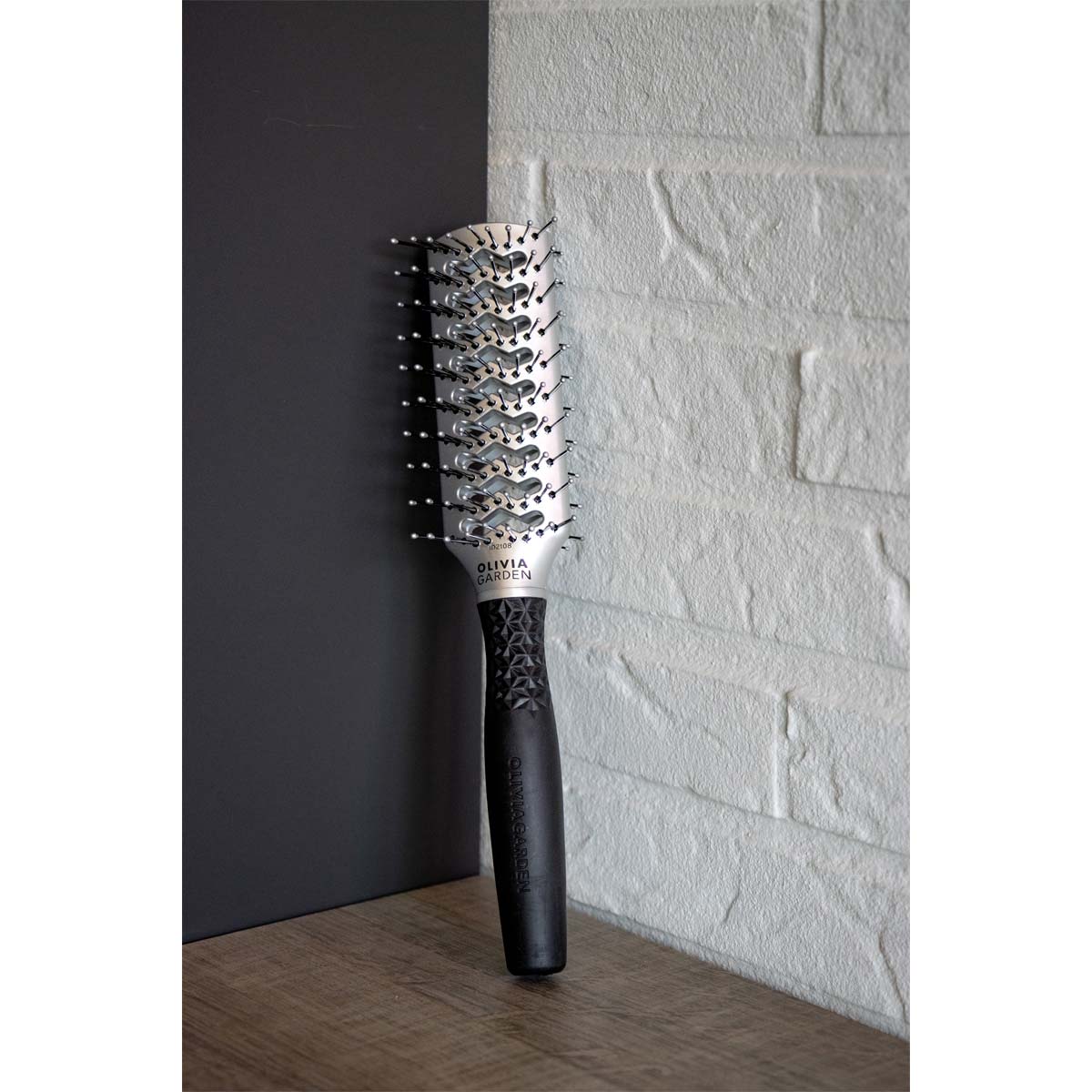 Essential Style Double Tunnel Brush Silver