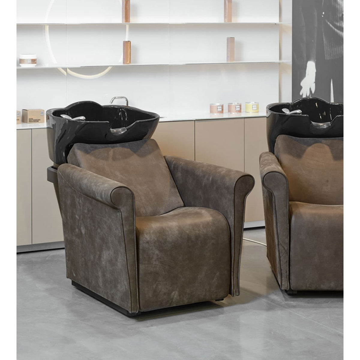 Lord Nelson Electric Leg-Lift Air Massage Bathtub